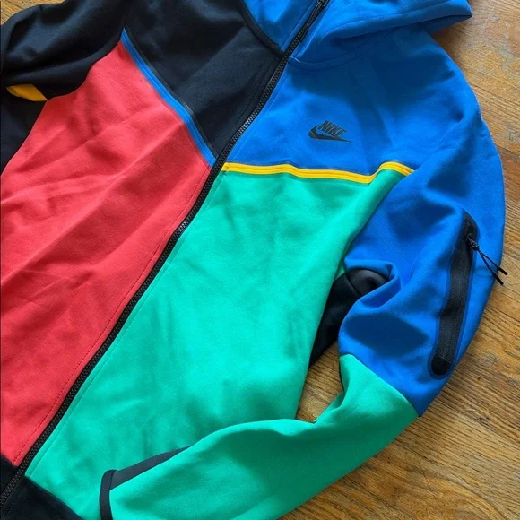 Nike Sportswear Tech Fleece Hoodie Men’s Size XL CU4489-015 - Picture 2 of 3